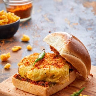 Chai & Vadapav